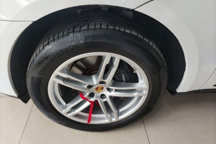 Used Porsche Macan 2024 Macan 2.0T Left Front Wheel Hub