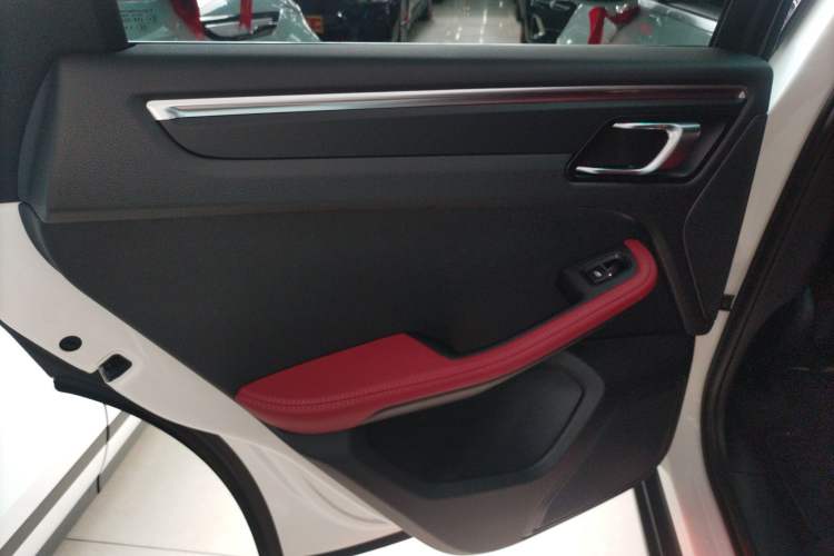 Used Porsche Macan 2024 Macan 2.0T Left Rear Door Interior