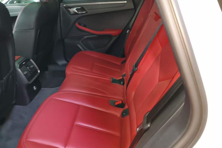 Used Porsche Macan 2024 Macan 2.0T Left Rear Seat