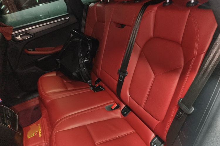 Used Porsche Macan 2024 Macan 2.0T Left Rear Seat