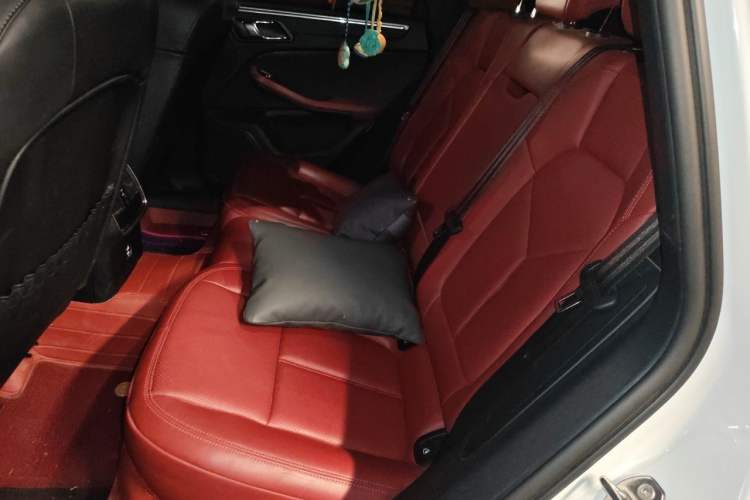 Used Porsche Macan 2024 Macan 2.0T Left Rear Seat