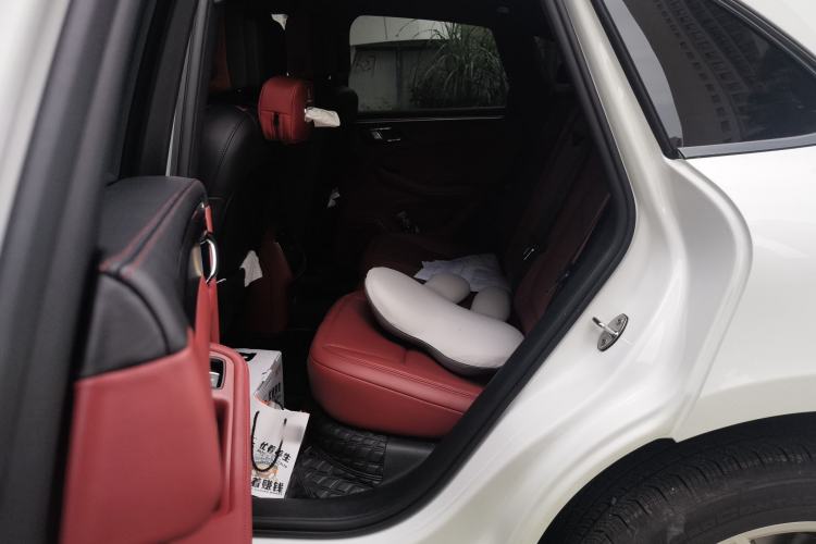 Used Porsche Macan 2024 Macan 2.0T Left Rear Seat