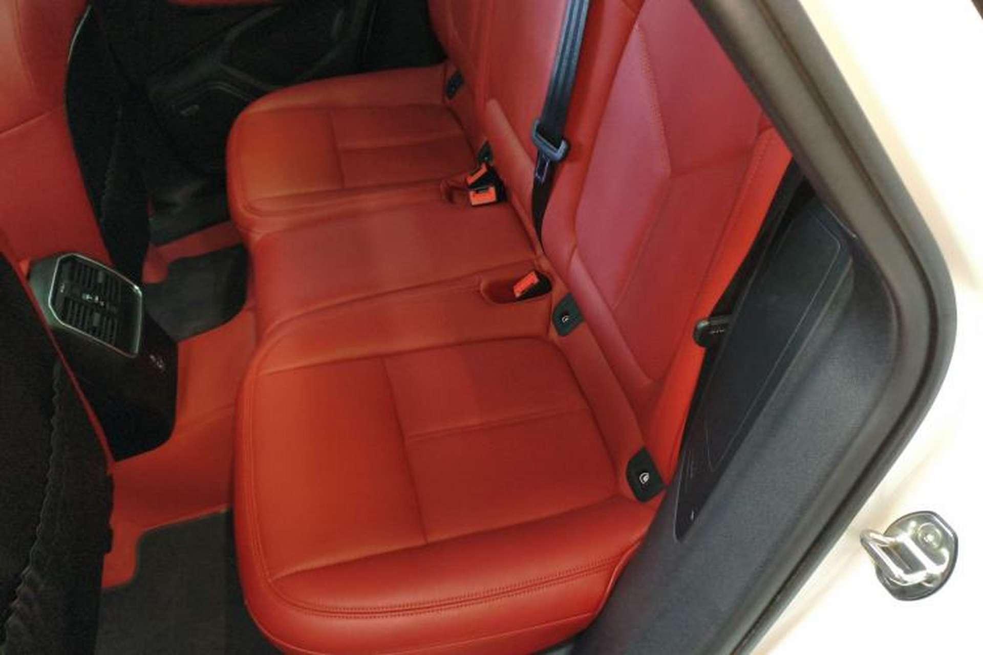 Used Porsche Macan 2024 Macan 2.0T Left Rear Seat