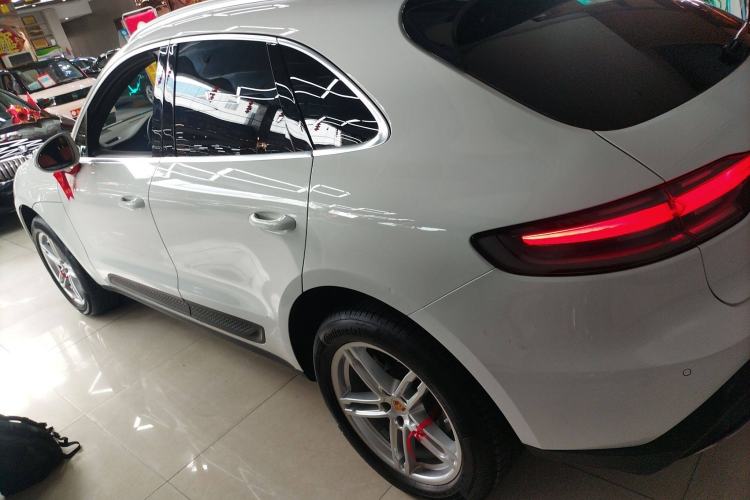 Used Porsche Macan 2024 Macan 2.0T Left Side