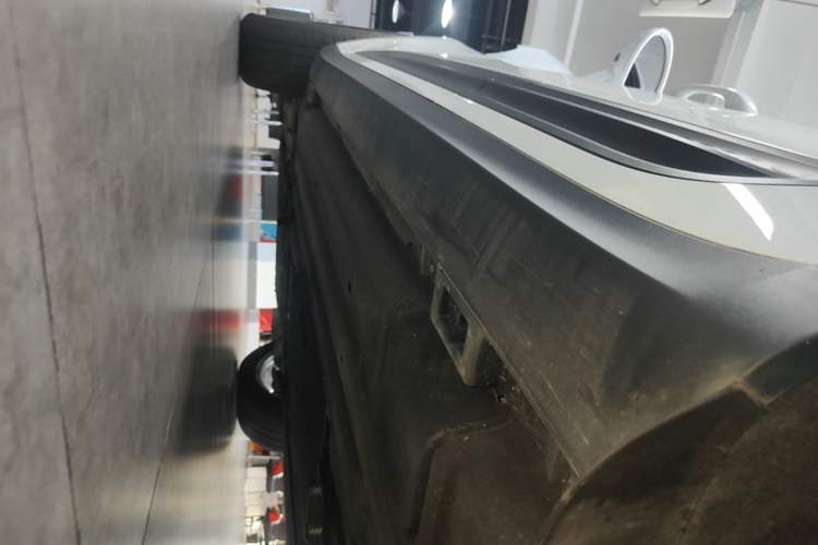 Used Porsche Macan 2024 Macan 2.0T Left Side Sill