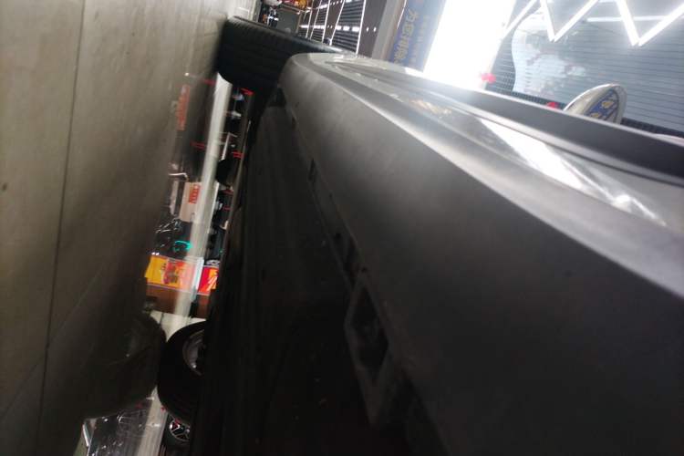 Used Porsche Macan 2024 Macan 2.0T Left Side Sill