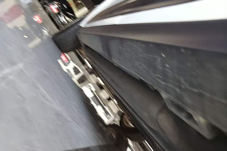 Used Porsche Macan 2024 Macan 2.0T Left Side Sill