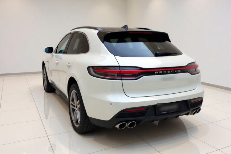 Used Porsche Macan 2024 Macan 2.0T Rear Left 45 Deg
