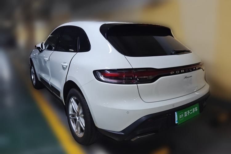 Used Porsche Macan 2024 Macan 2.0T Rear Left 45 Deg
