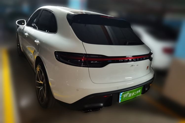 Used Porsche Macan 2024 Macan 2.0T Rear Left 45 Deg