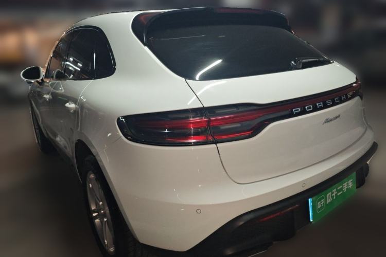 Used Porsche Macan 2024 Macan 2.0T Rear Left 45 Deg