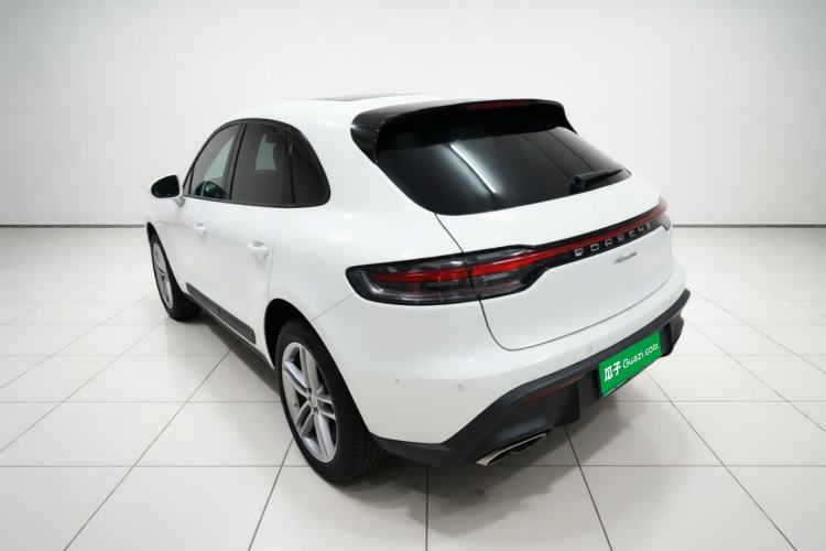 Used Porsche Macan 2024 Macan 2.0T Rear Left 45 Deg