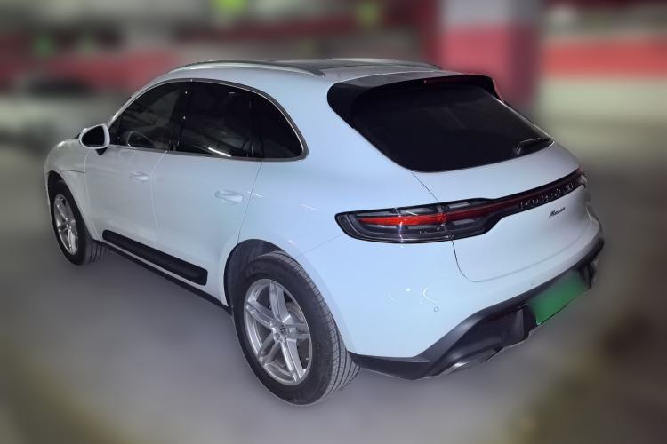 Used Porsche Macan 2024 Macan 2.0T Rear Left 45 Deg