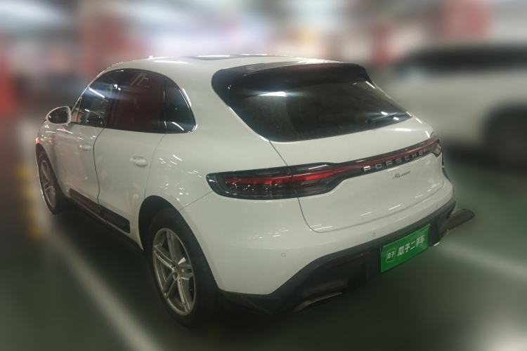 Used Porsche Macan 2024 Macan 2.0T Rear Left 45 Deg