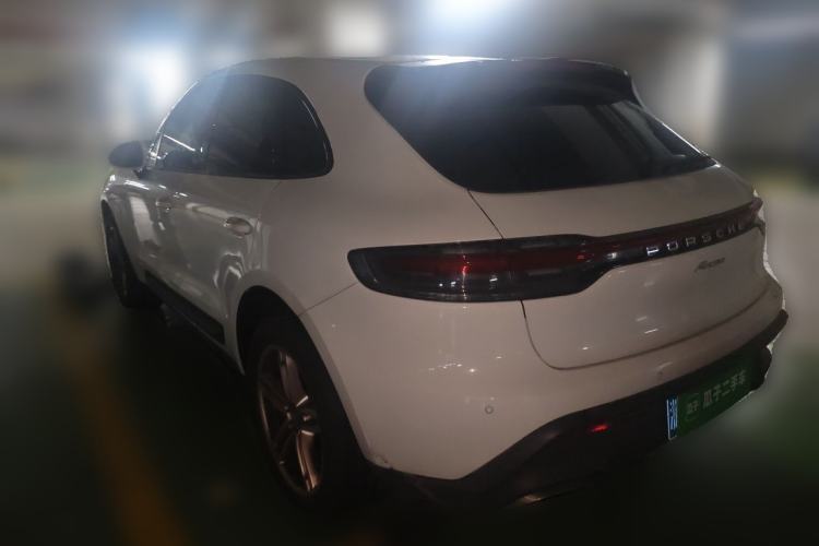Used Porsche Macan 2024 Macan 2.0T Rear Left 45 Deg