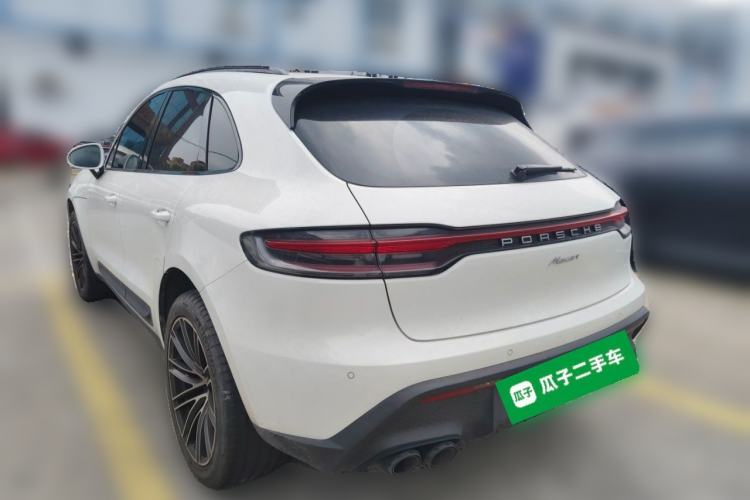 Used Porsche Macan 2024 Macan 2.0T Rear Left 45 Deg