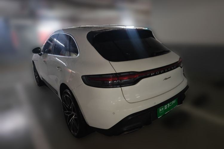 Used Porsche Macan 2024 Macan 2.0T Rear Left 45 Deg