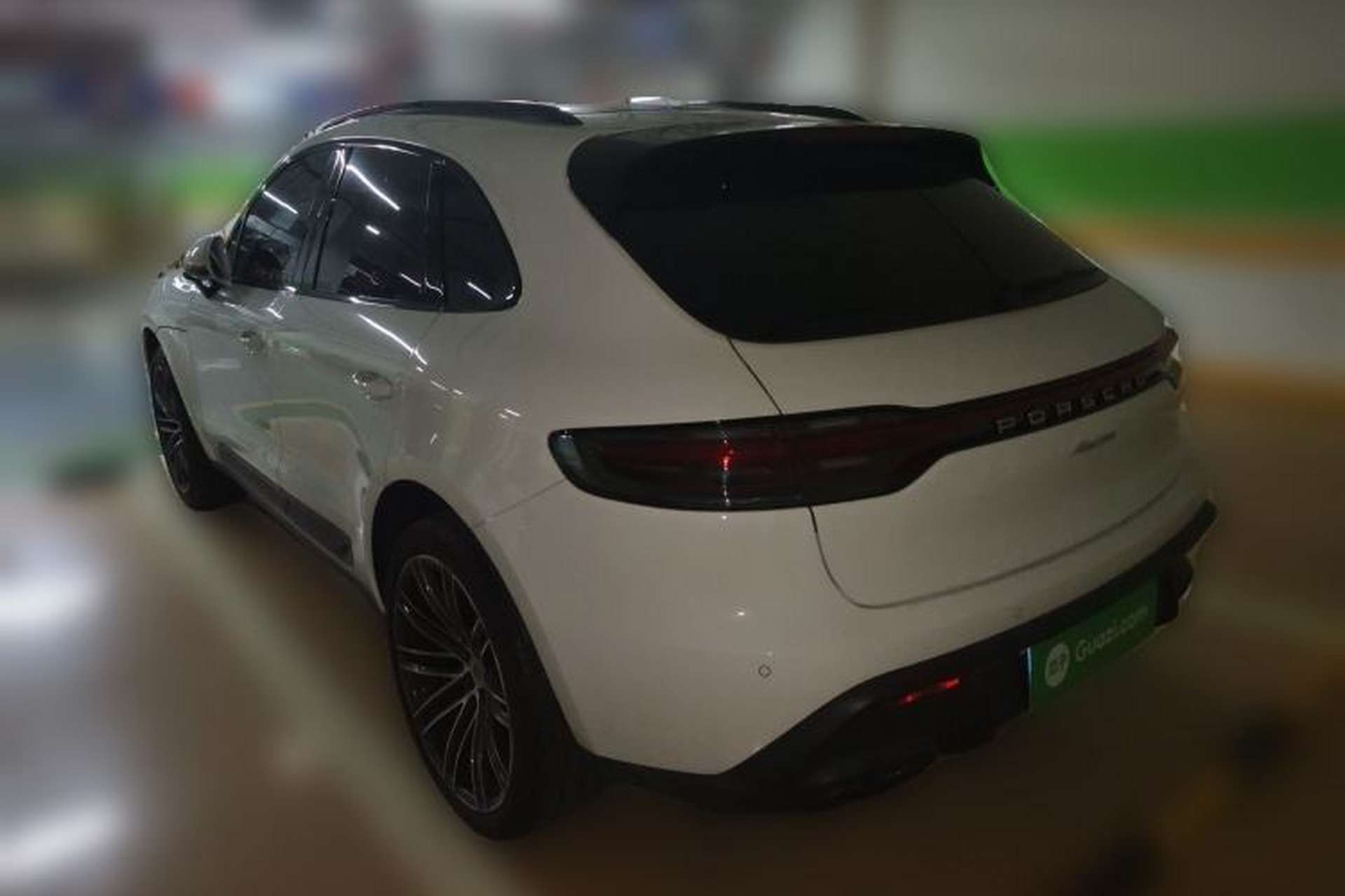 Used Porsche Macan 2024 Macan 2.0T Rear Left 45 Deg