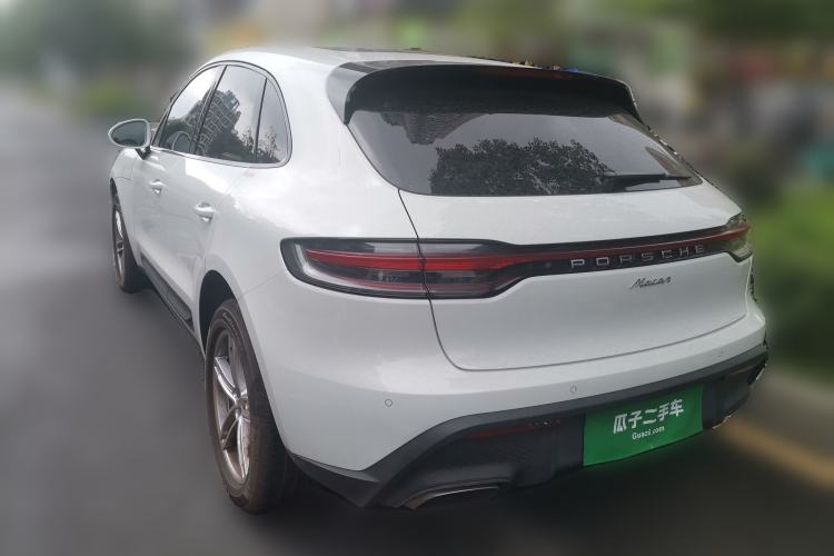 Used Porsche Macan 2024 Macan 2.0T Rear Left 45 Deg