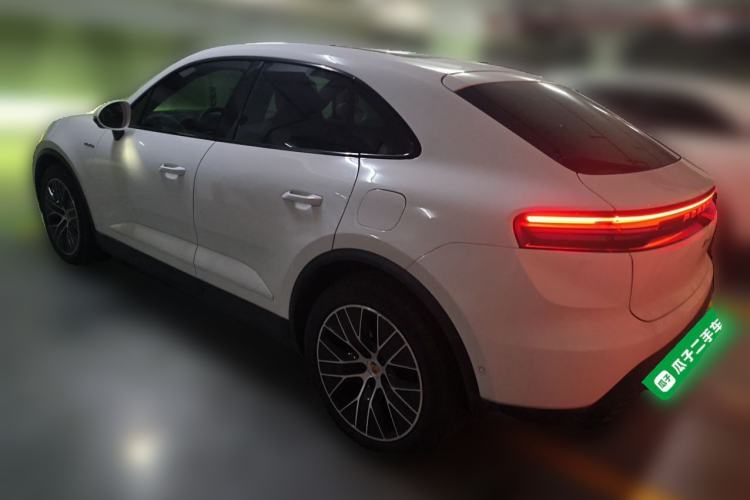 Used Porsche Macan 2024 Macan Long Range Edition Rear Left 45 Deg