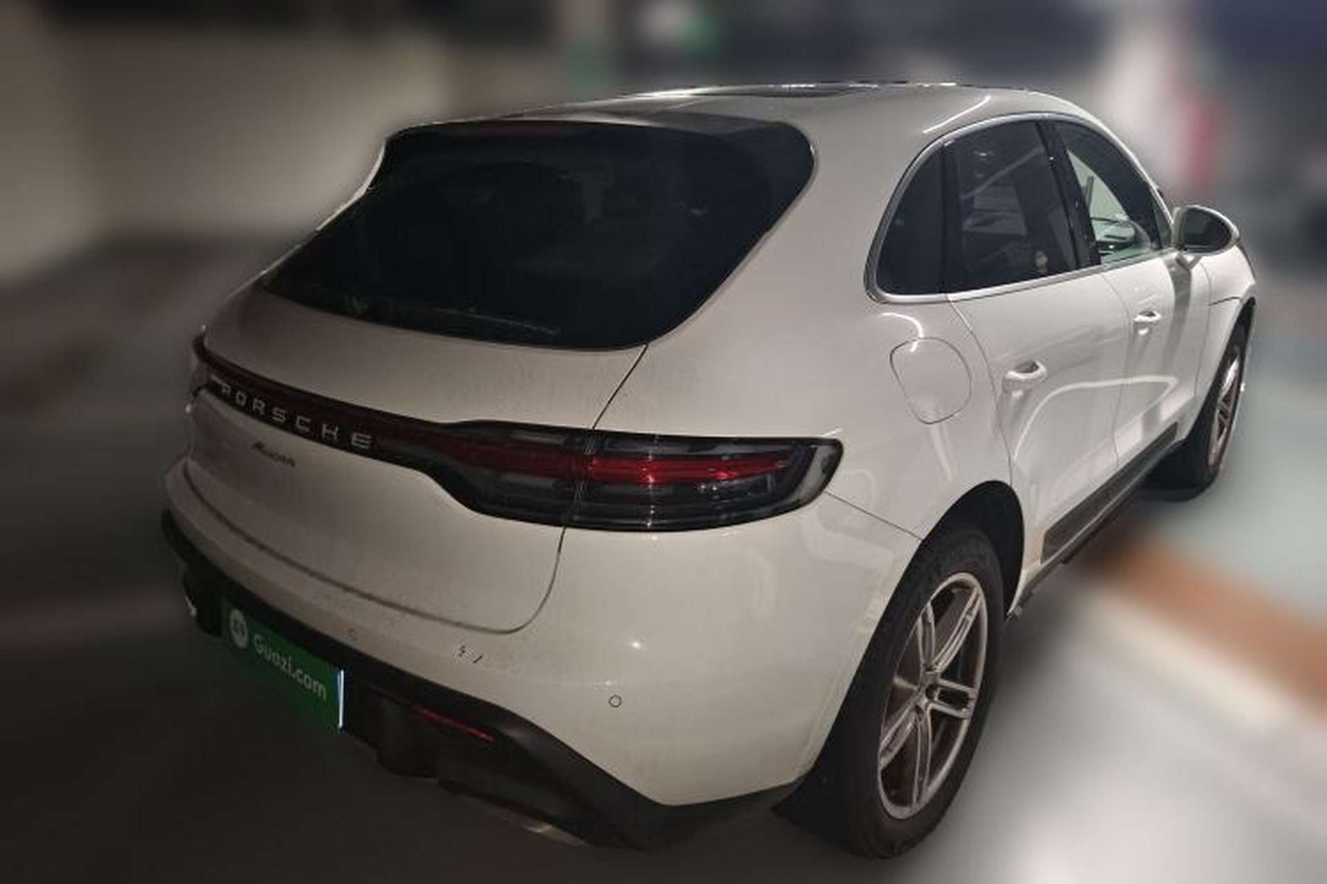Used Porsche Macan 2024 Macan 2.0T Rear Right 45 Deg