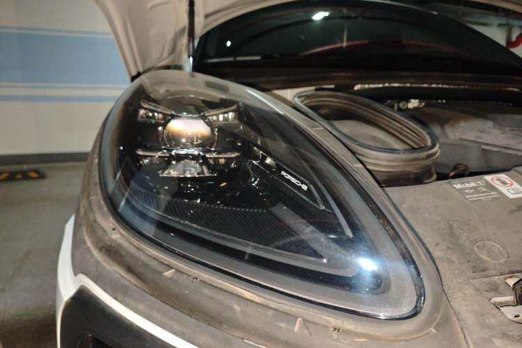 Used Porsche Macan 2024 Macan 2.0T Right Front Headlight