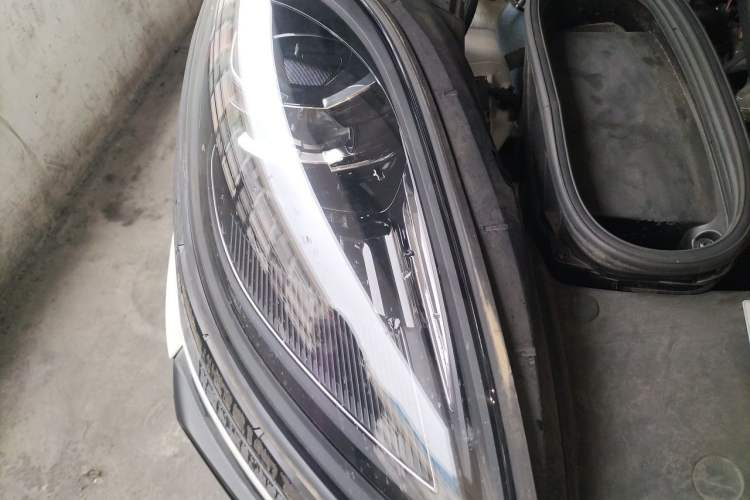 Used Porsche Macan 2024 Macan 2.0T Right Front Headlight