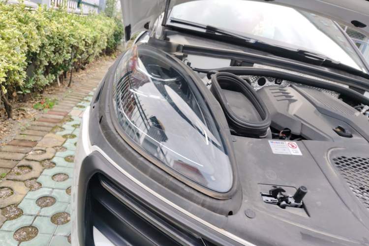 Used Porsche Macan 2024 Macan 2.0T Right Front Headlight