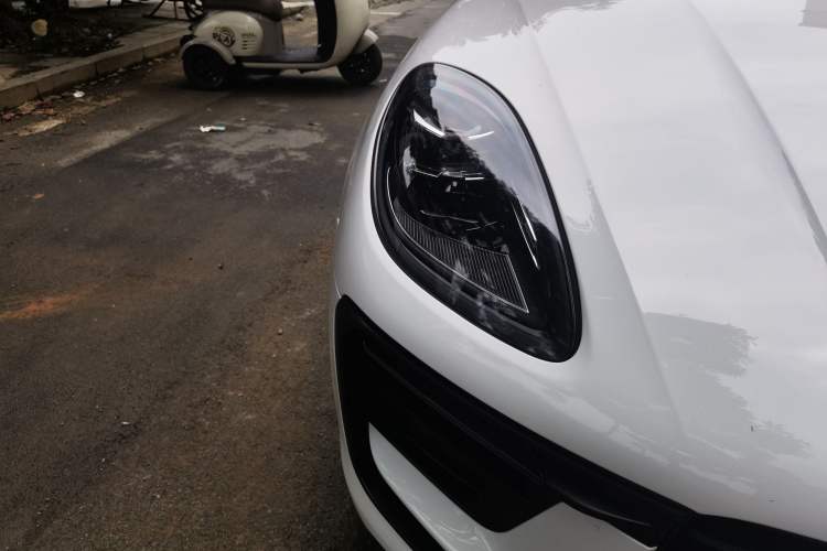 Used Porsche Macan 2024 Macan 2.0T Right Front Headlight