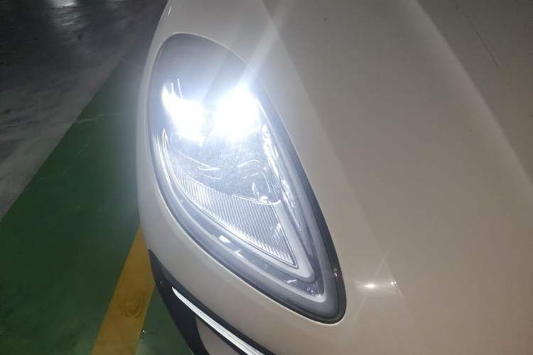 Used Porsche Macan 2024 Macan 2.0T Right Front Headlight