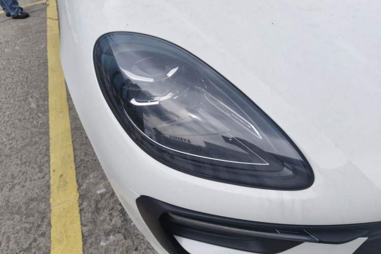 Used Porsche Macan 2024 Macan 2.0T Right Front Headlight