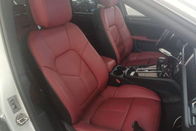 Used Porsche Macan 2024 Macan 2.0T Right Front Seat