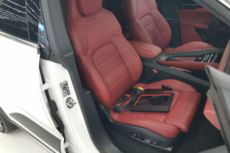 Used Porsche Macan 2024 Macan Long Range Edition Right Front Seat