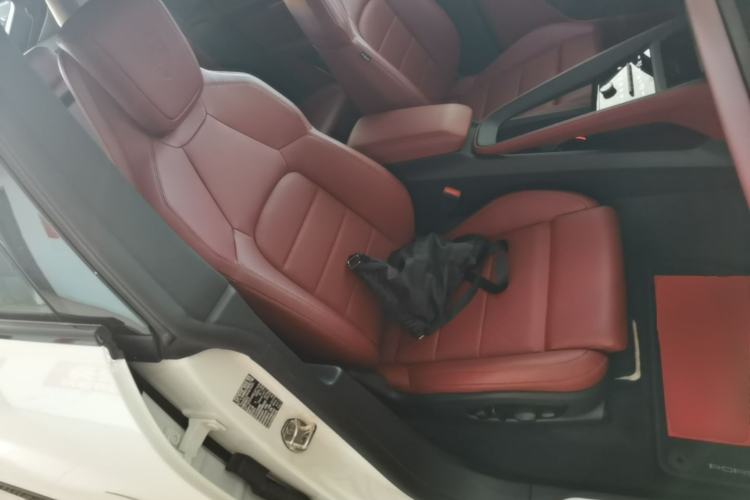 Used Porsche Macan 2024 Macan Long Range Edition Right Front Seat