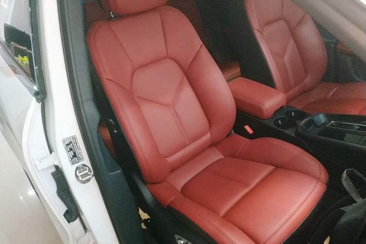 Used Porsche Macan 2024 Macan 2.0T Right Front Seat