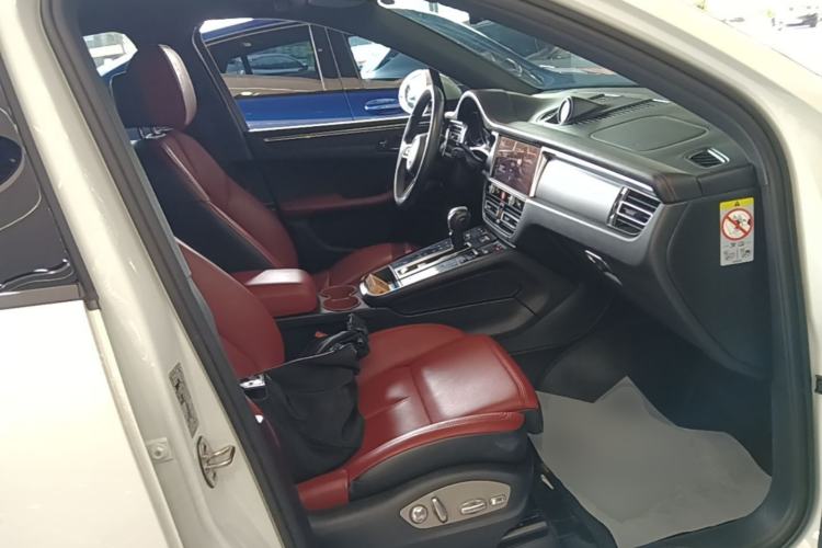 Used Porsche Macan 2024 Macan 2.0T Right Front Seat