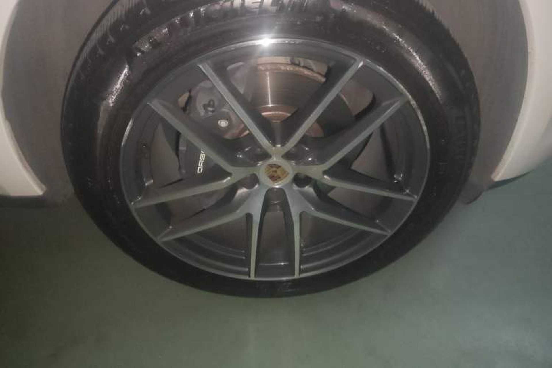 Used Porsche Macan 2024 Macan 2.0T Right Front Wheel Hub