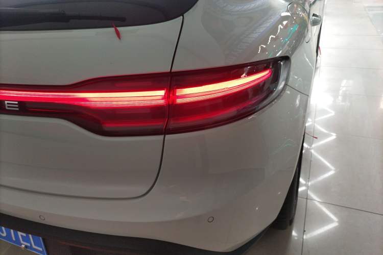 Used Porsche Macan 2024 Macan 2.0T Right Rear Taillight