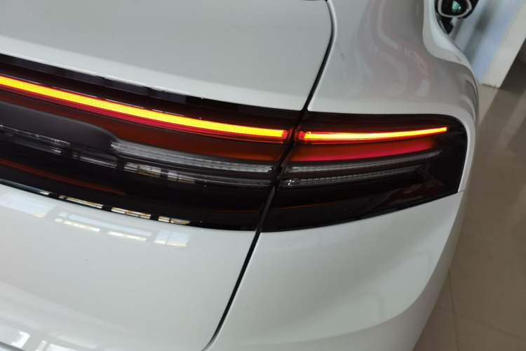 Used Porsche Macan 2024 Macan Long Range Edition Right Rear Taillight