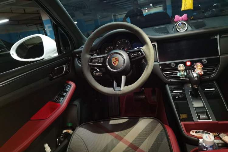 Used Porsche Macan 2024 Macan 2.0T Steering Wheel