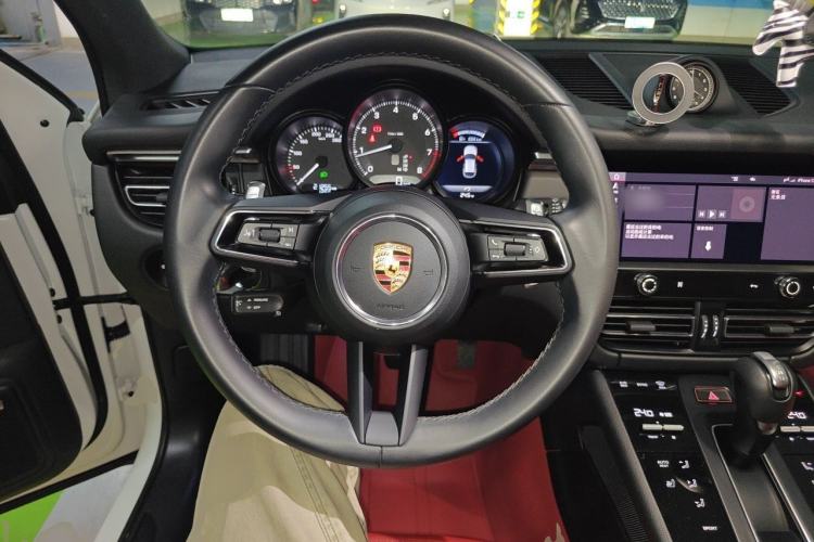 Used Porsche Macan 2024 Macan 2.0T Steering Wheel