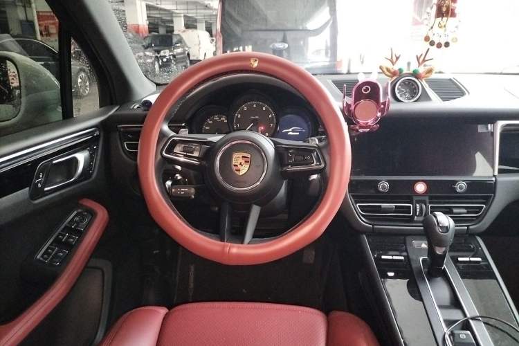 Used Porsche Macan 2024 Macan 2.0T Steering Wheel