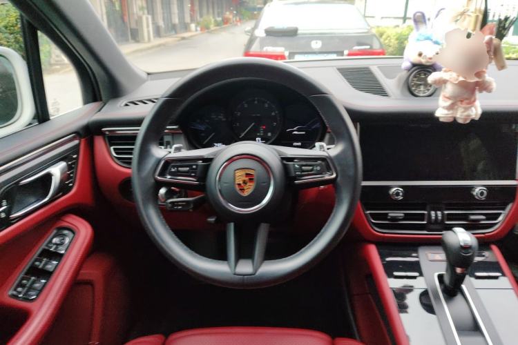 Used Porsche Macan 2024 Macan 2.0T Steering Wheel