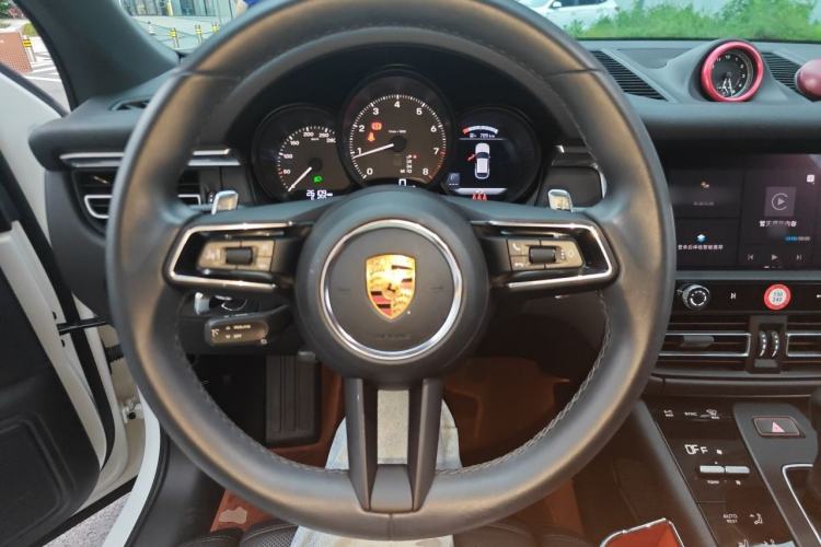 Used Porsche Macan 2024 Macan 2.0T Steering Wheel