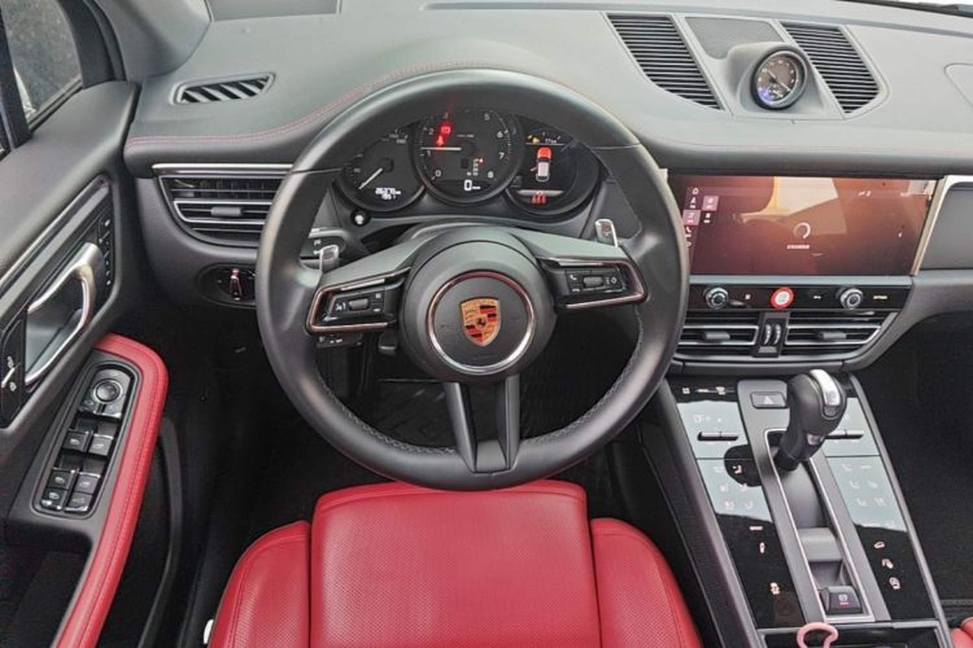 Used Porsche Macan 2024 Macan 2.0T Steering Wheel