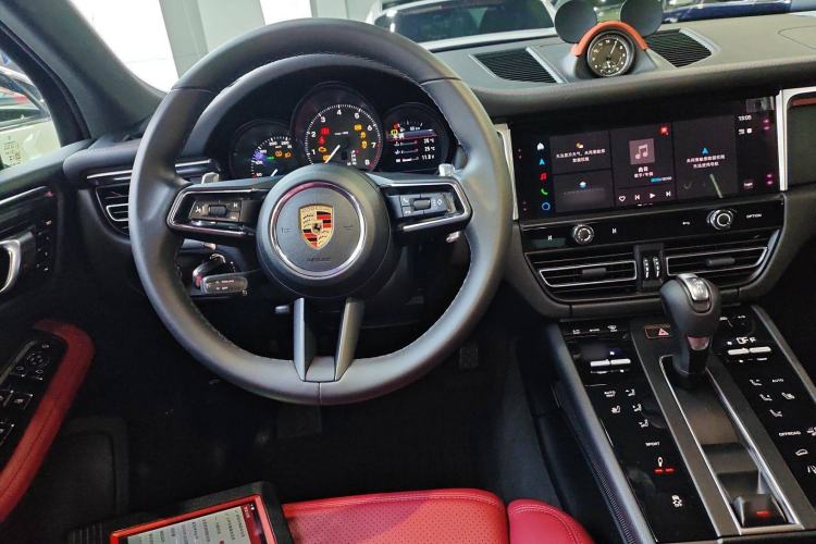 Used Porsche Macan 2024 Macan 2.0T Steering Wheel