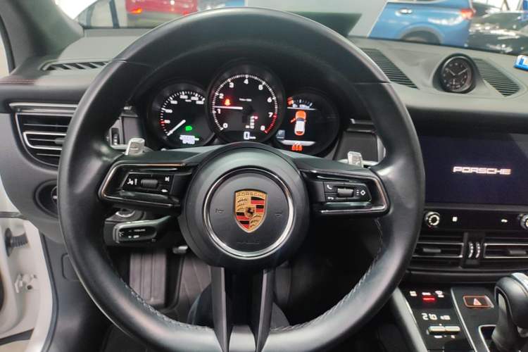 Used Porsche Macan 2024 Macan 2.0T Steering Wheel