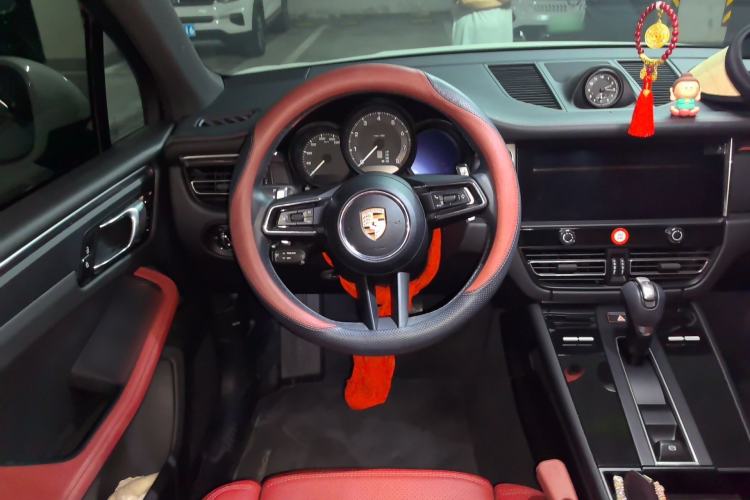 Used Porsche Macan 2024 Macan 2.0T Steering Wheel