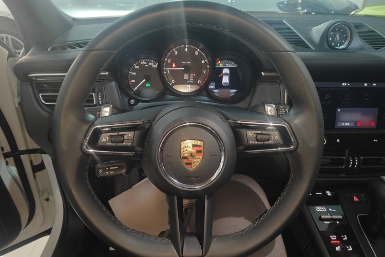 Used Porsche Macan 2024 Macan 2.0T Steering Wheel