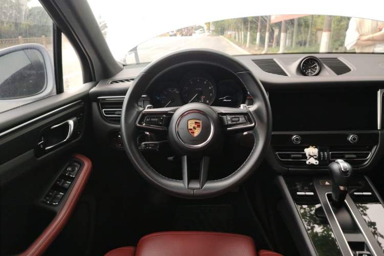 Used Porsche Macan 2024 Macan 2.0T Steering Wheel